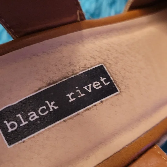 Black Rivet wedges - Picture 8 of 9